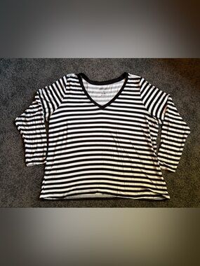 GUC Torrid Super Soft 3/4 sleeve black & white striped top, size 3